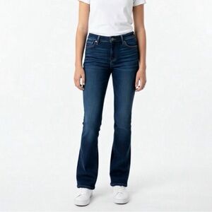 GUESS Women’s Dark Blue Boot Cut Jeans Size 29 Short Slim Fit Boot Low Rise NWT